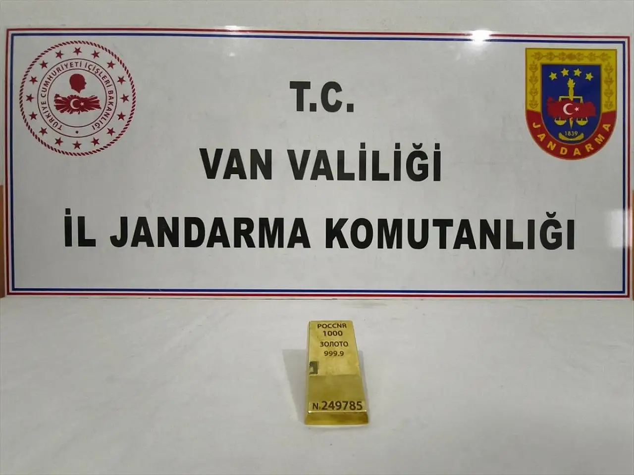 Ağrı ve Van jandarması kaçak altını birlikte yakaladı