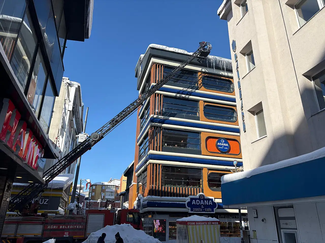 Ağrı'da buz tehlikesine karşı çalışma başlatıldı