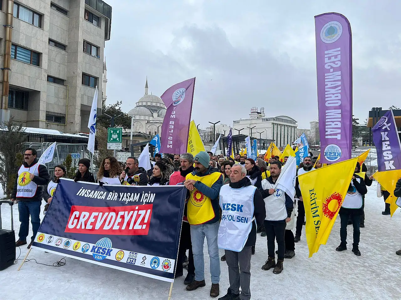 Eğitim Sen Van Şubesi'nden İş Bırakma Eylemi