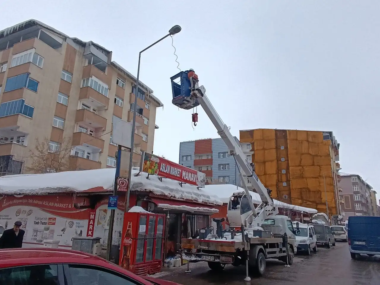 Ağrı'da arızalı sokak lambalarına müdahale