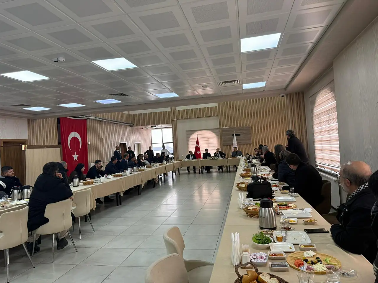 Ağrı Valisi Bozkurt basınla buluştu, projeleri anlattı