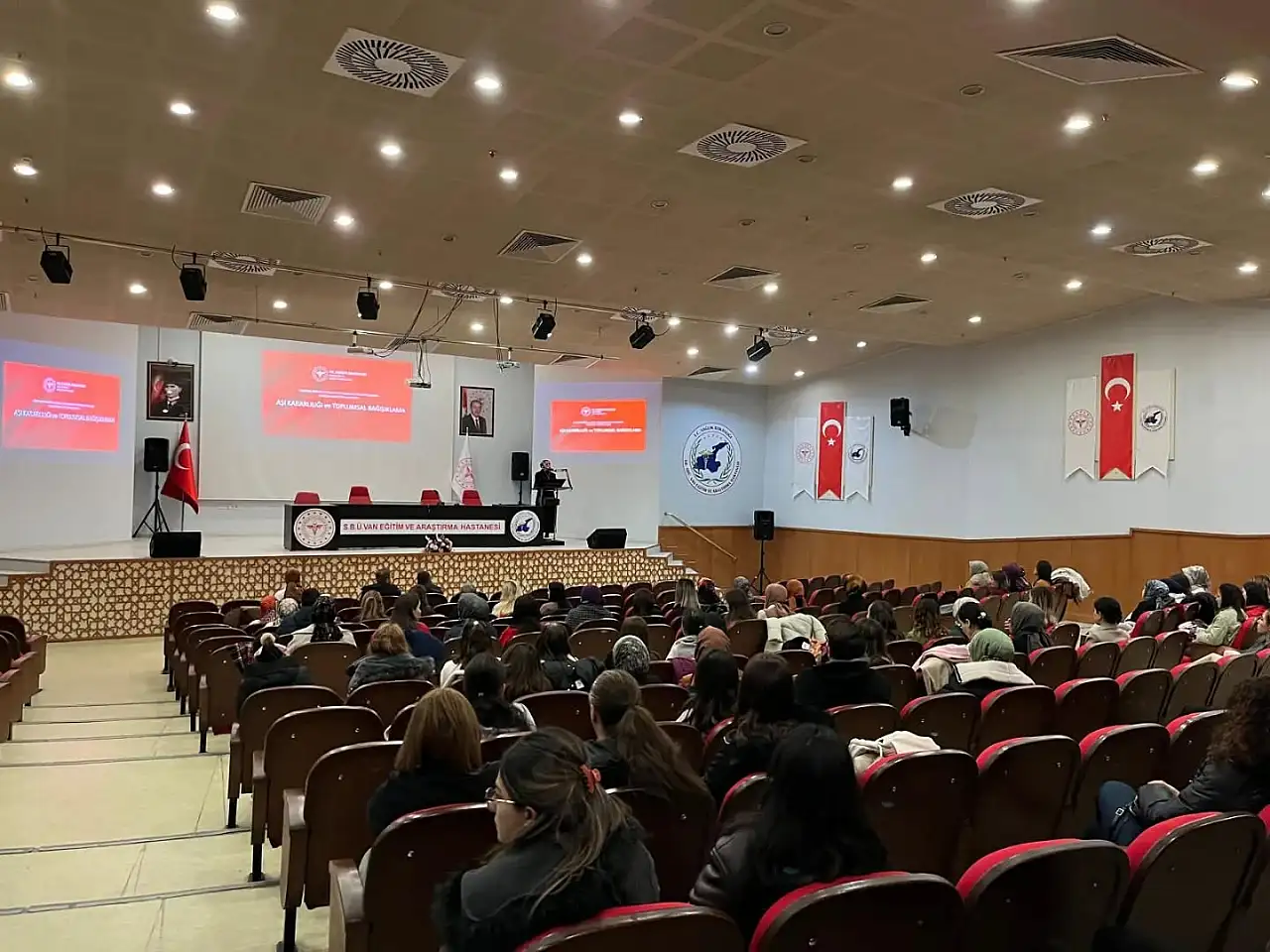 Van'da Aile Sağlığı Çalışanlarına Yönelik Bağışıklama Eğitimi Düzenlendi