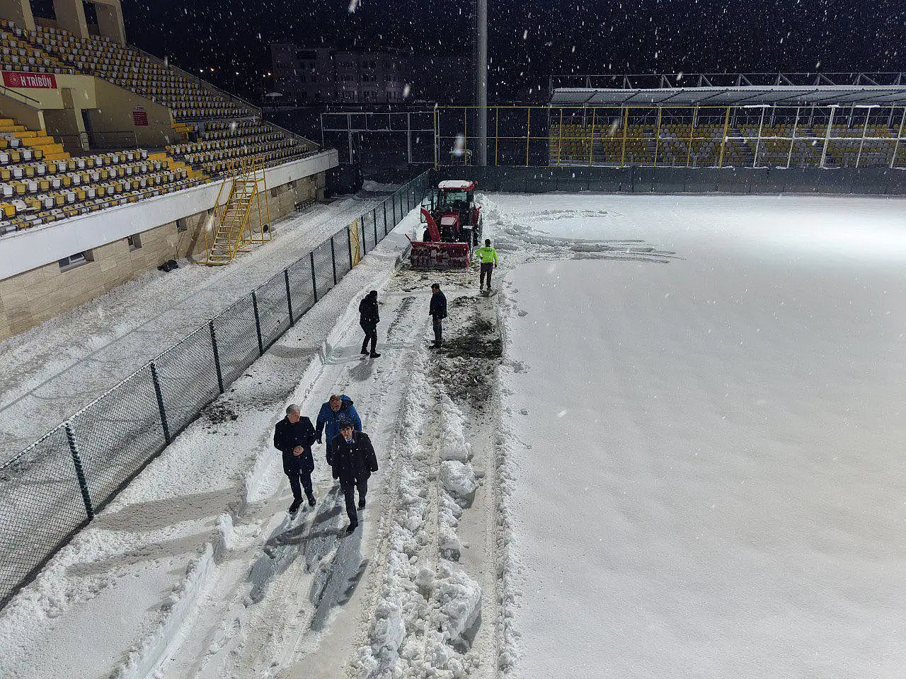 Muş Şehir Stadyumu Maça Hazırlanıyor