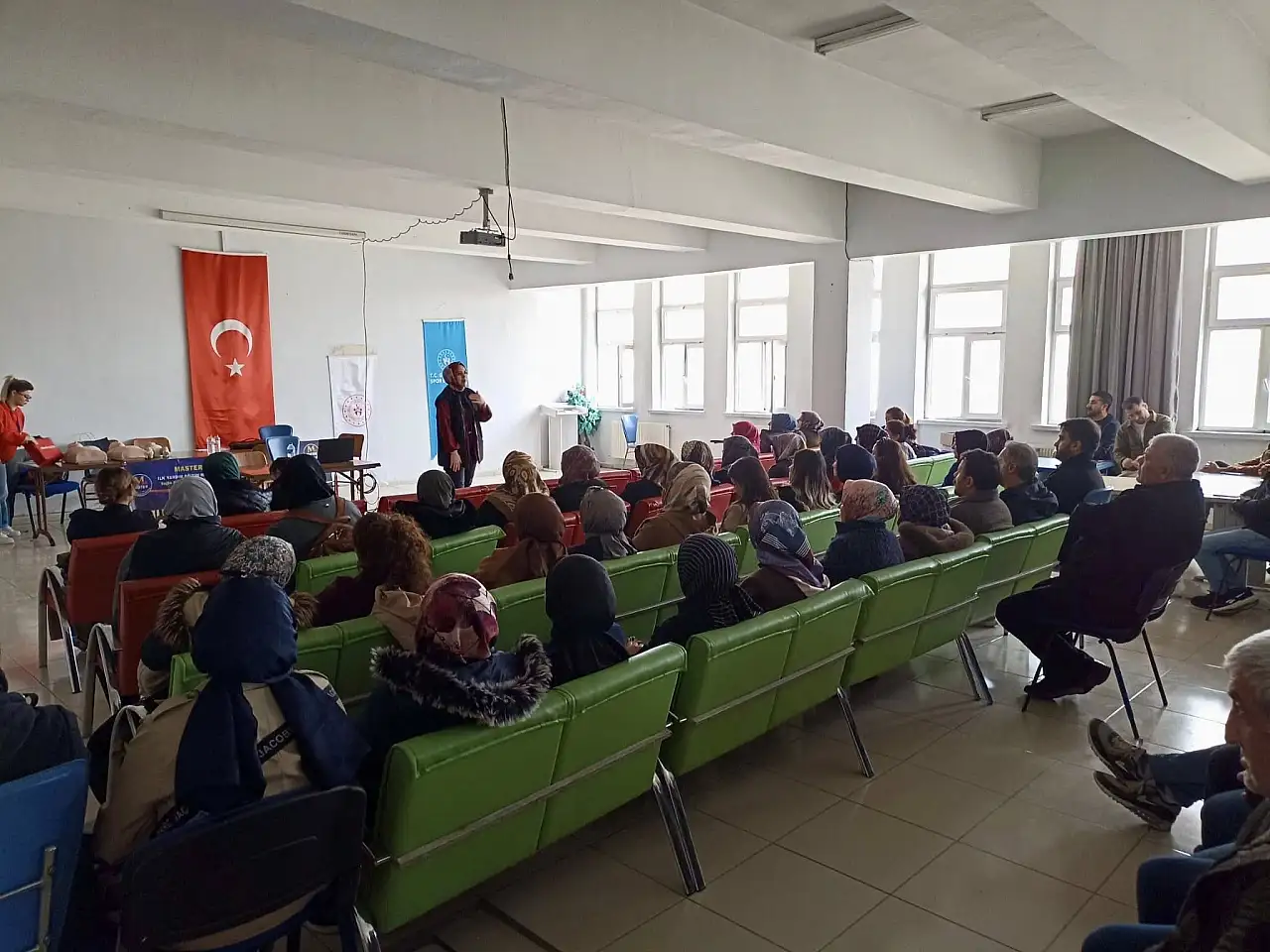 Ağrı Gençlik ve Spor İl Müdürlüğü personeline temel ilk yardım eğitimi