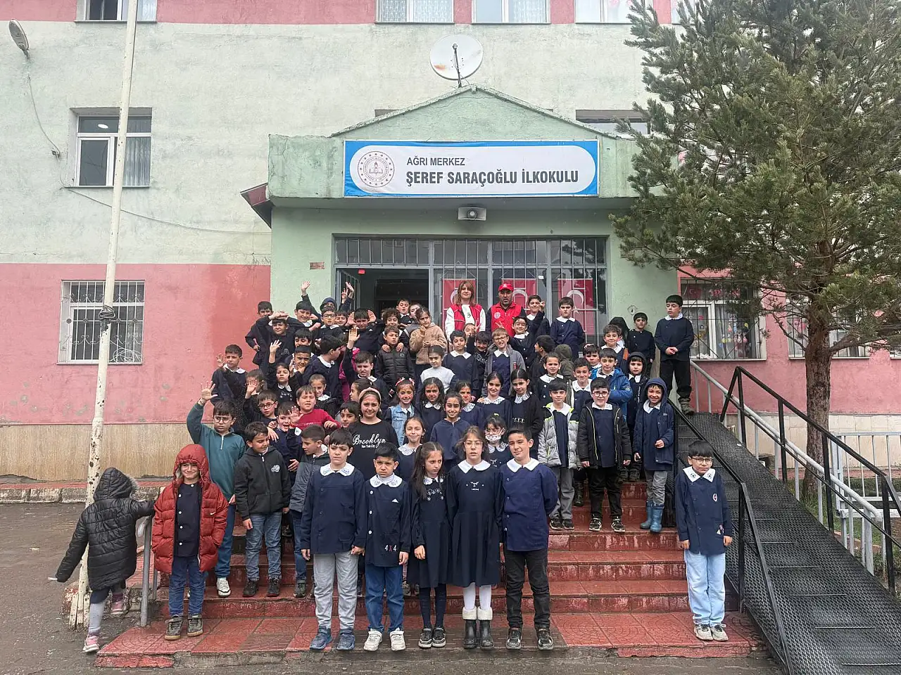 Ağrı Gençlik Merkezi'nden miniklere renkli sürpriz