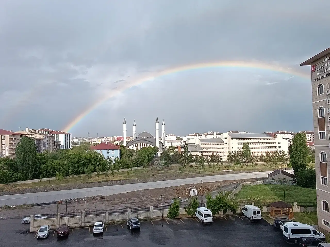 Ağrı'da sağanağın ardından gökkuşağı şöleni