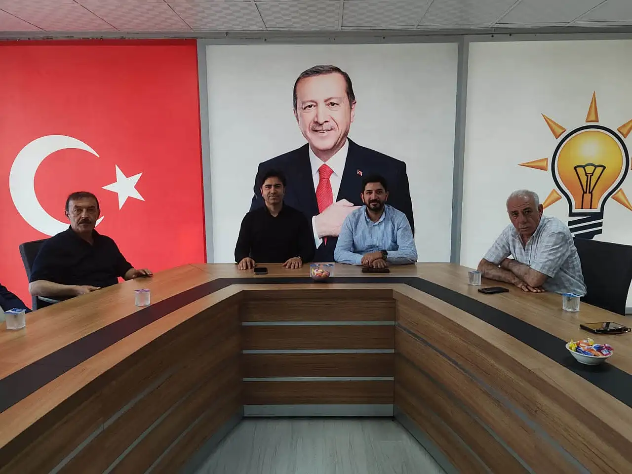 AK Parti Ağrı'da haftalık yönetim kurulu toplantısı gerçekleştirildi