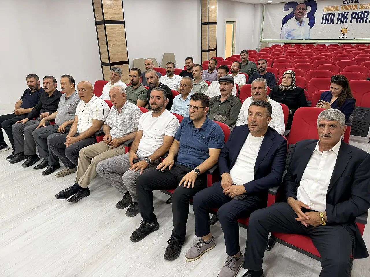 AK Parti Ağrı İl Teşkilatı haftalık yönetim kurulu toplantısını gerçekleştirdi