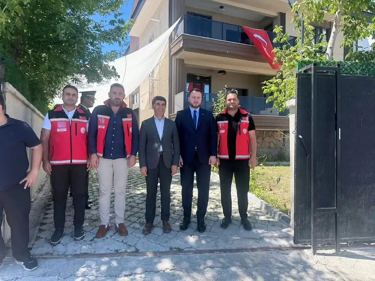 ASH Müdürü Ertaç Baki'den 15 Temmuz Gazisinin ailesine vefa ziyareti