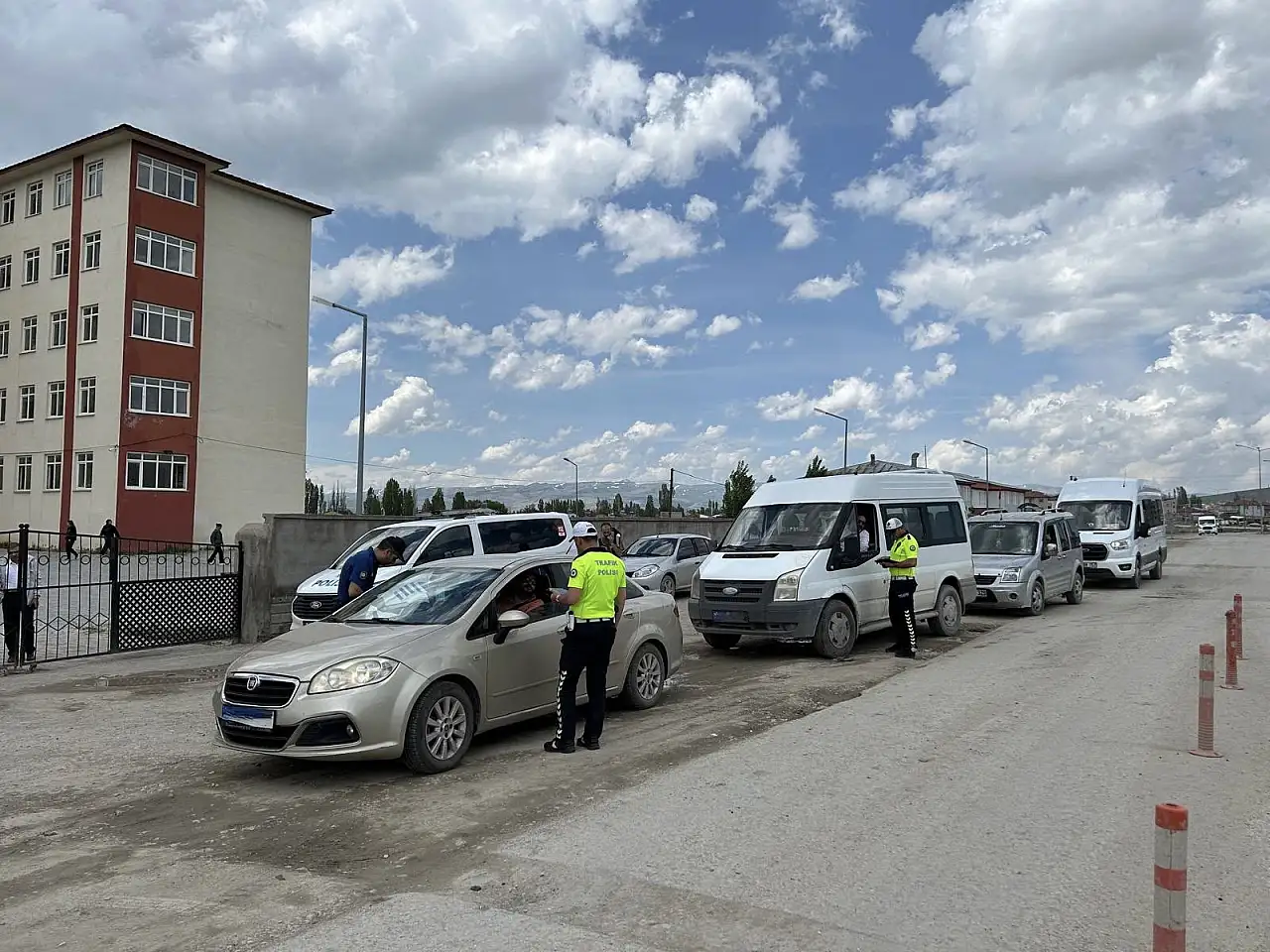 Diyadin'de bir haftada 5 bin 910 kişi sorgulandı, 531 bin lira ceza kesildi