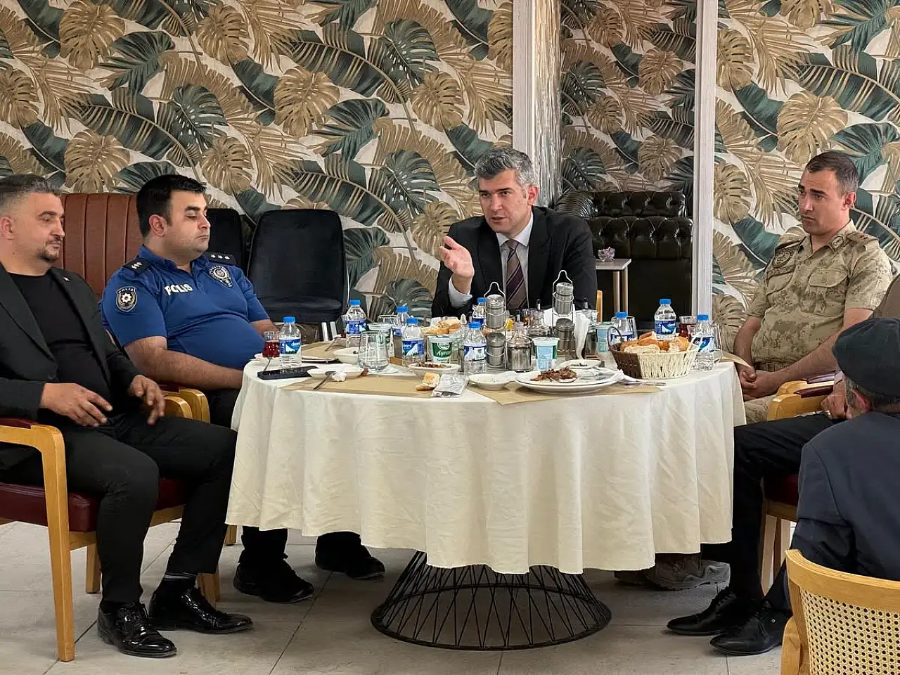 Diyadin'de muhtarların talepleri doğrudan Kaymakam'a iletildi