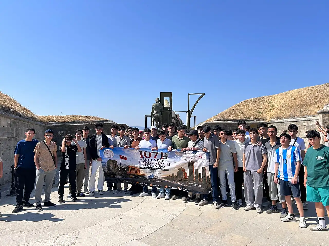 Diyadinli öğrenciler tarih yolculuğundan unutulmaz anılarla döndü