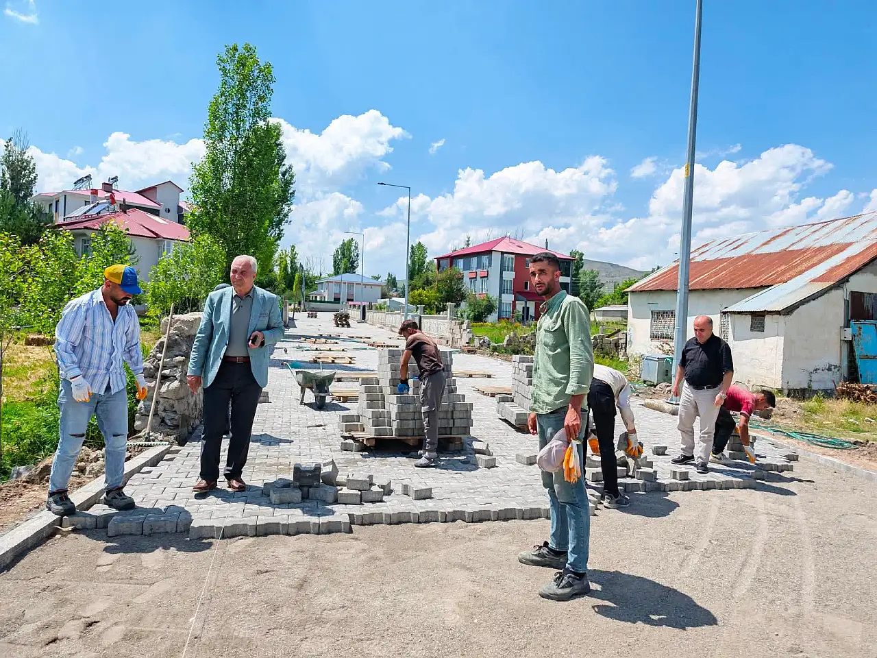 Eleşkirt'te altyapı ve ulaşım yatırımları aralıksız sürüyor