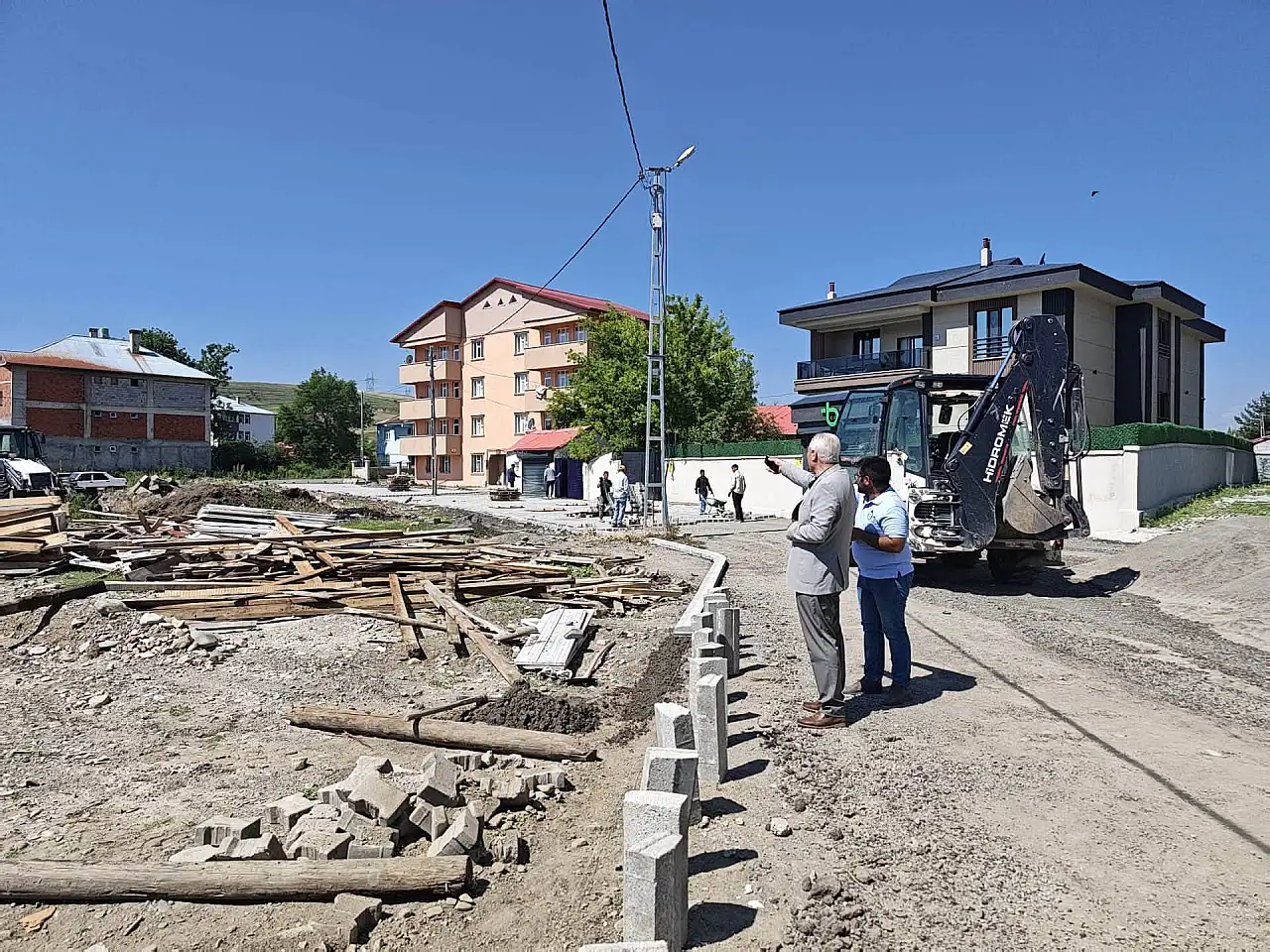 Eleşkirt'te Lozan Mahallesi'nin yolları yenileniyor