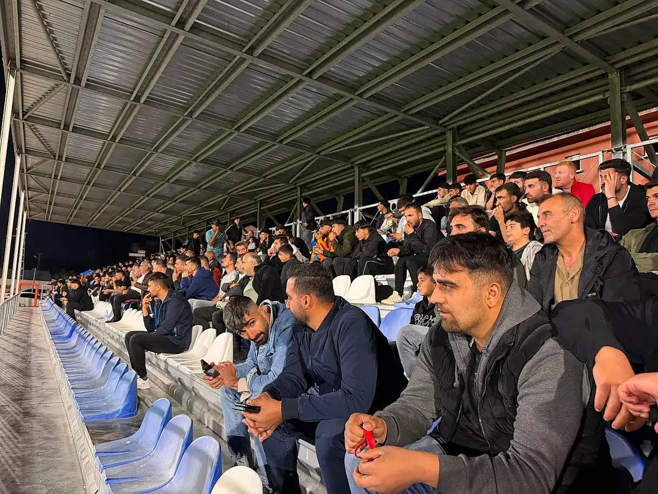 Eleşkirt'te Yaz Şenlikleri ilk gece maçıyla başladı