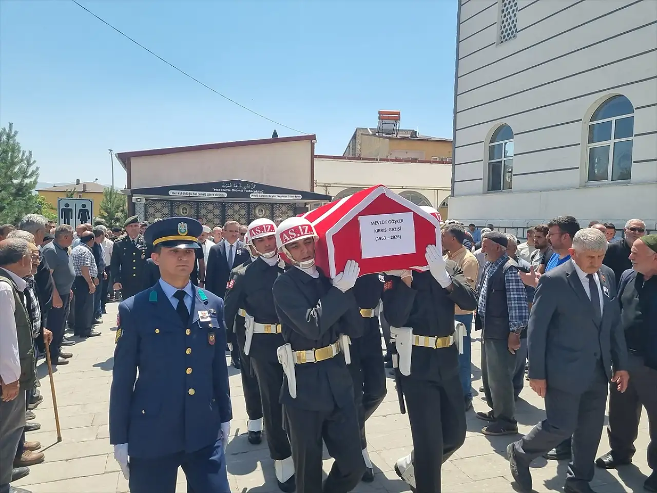 Erzurum, Kıbrıs Gazisi Mevlüt Göşker'i son yolculuğuna uğurladı