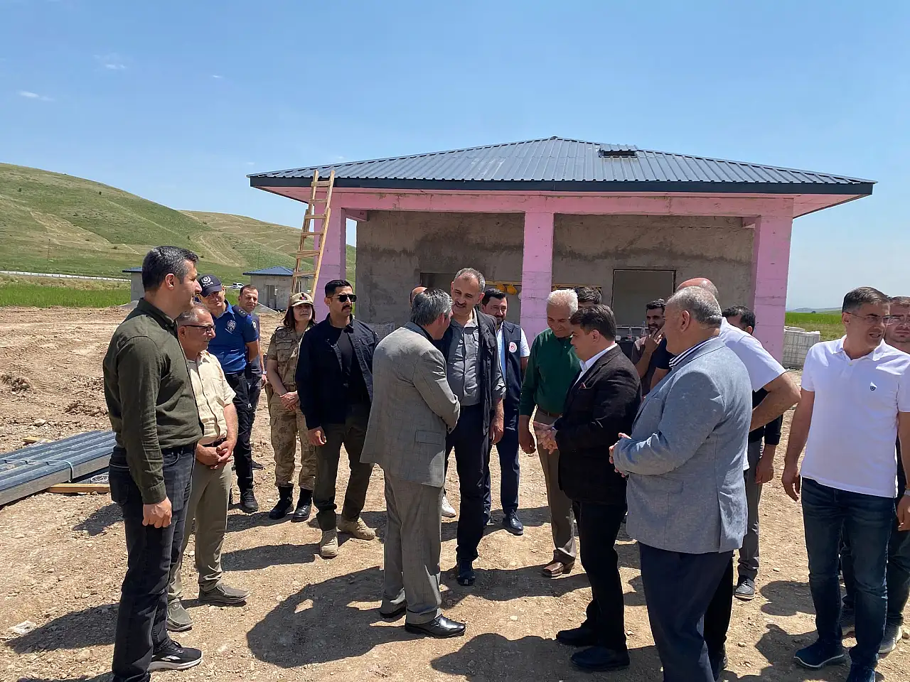 Vali Bozkurt Eleşkirt'te yatırım ve turizm projelerini yerinde inceledi