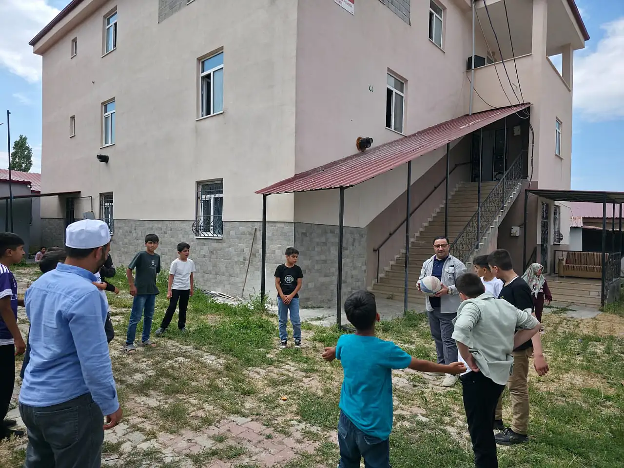 Müftü Demirkaynak Hasan Hüseyin Camii'ndeki yaz Kur'an kursunu ziyaret etti