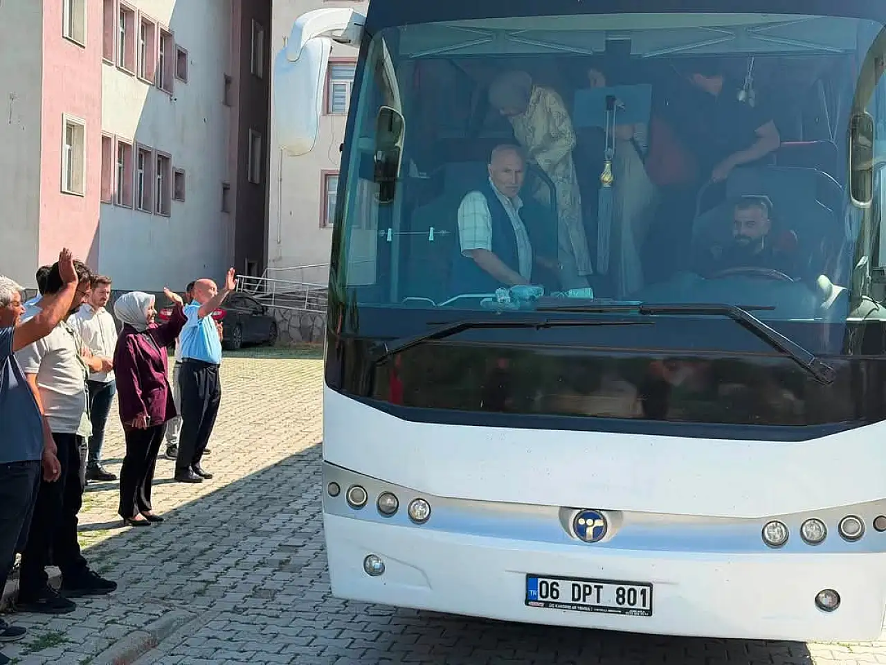 Taşlıçaylı öğrenciler tarih yolculuğuna uğurlandı
