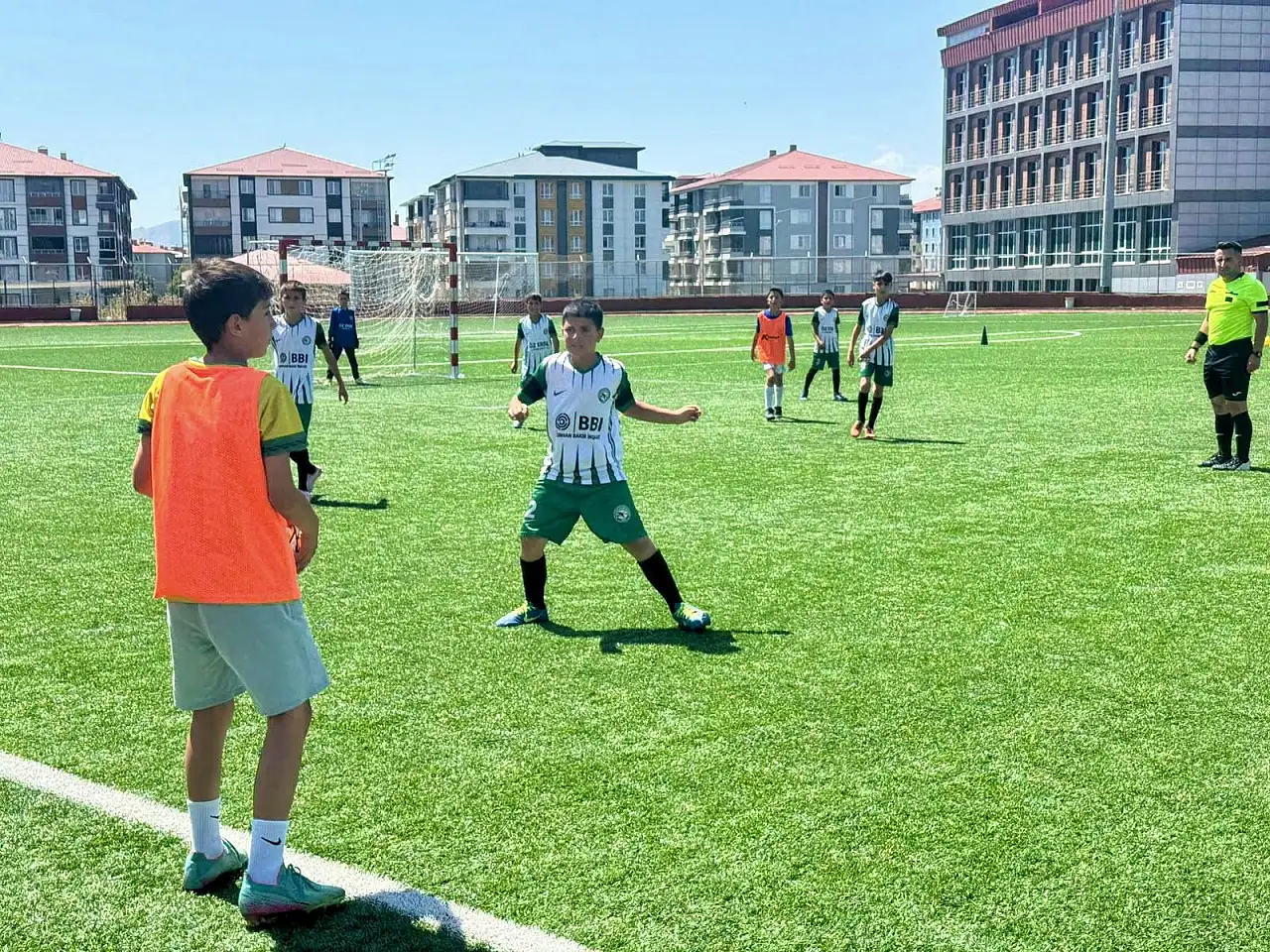 AGAH küçükler futbol turnuvası Ağrı'da başladı