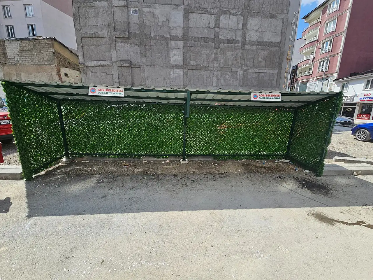 Ağrı'da çöp konteynerleri yenileniyor