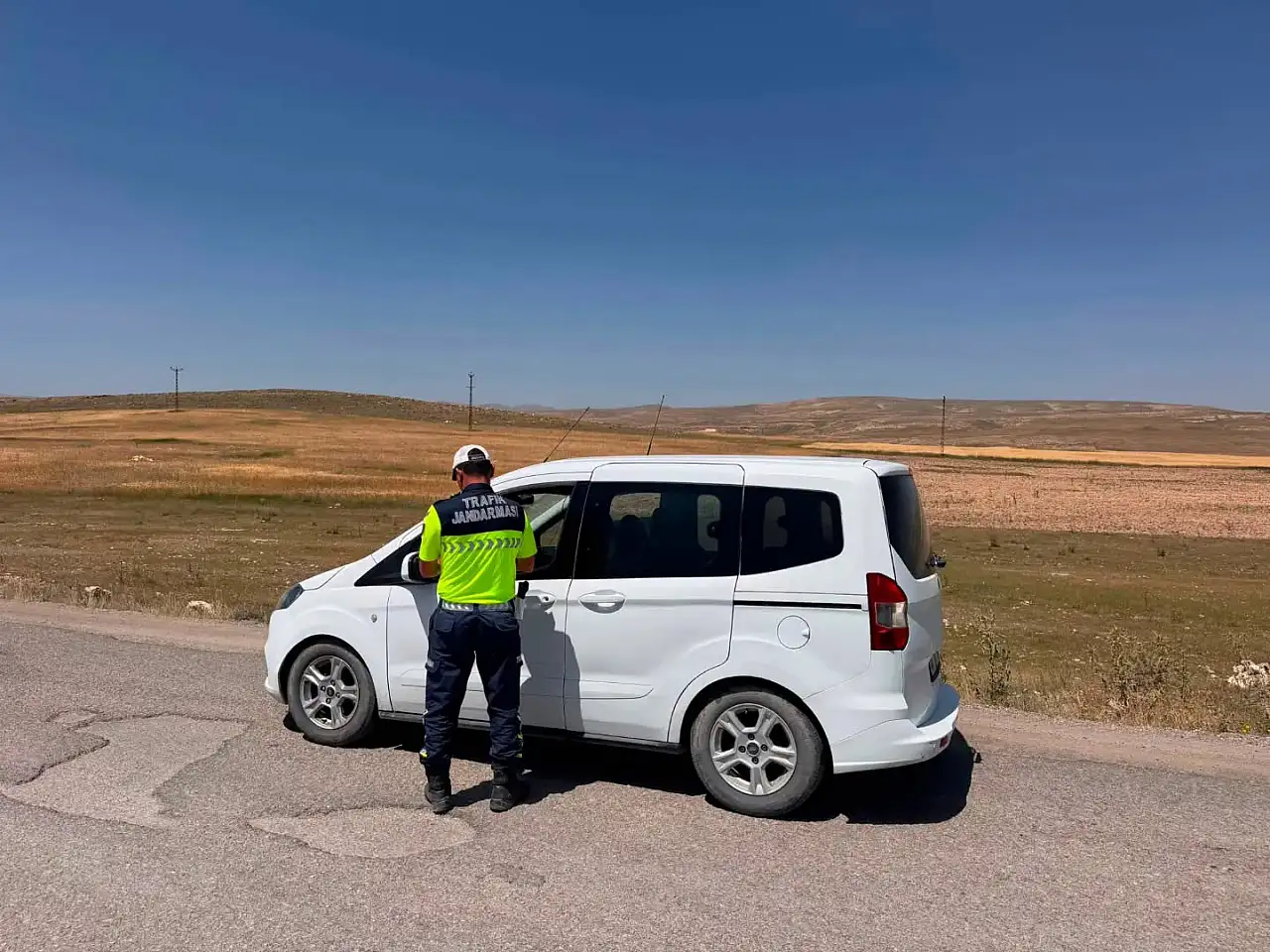 Diyadin'de sıkı trafik denetimi: 4 bin 418 araç kontrol edildi