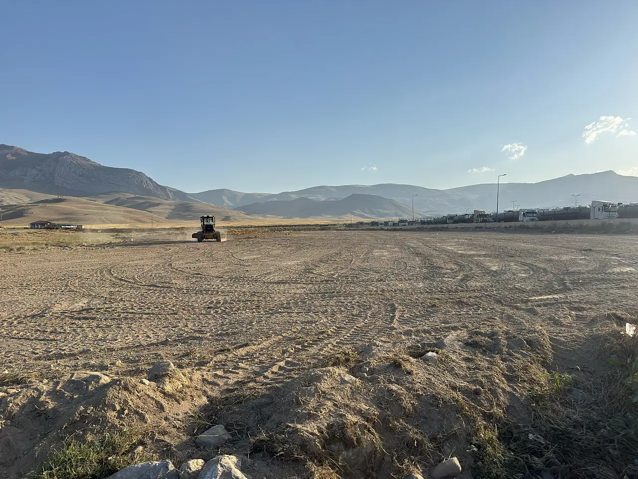 Doğubayazıt'ta ilave tır parkı çalışmaları hız kazandı
