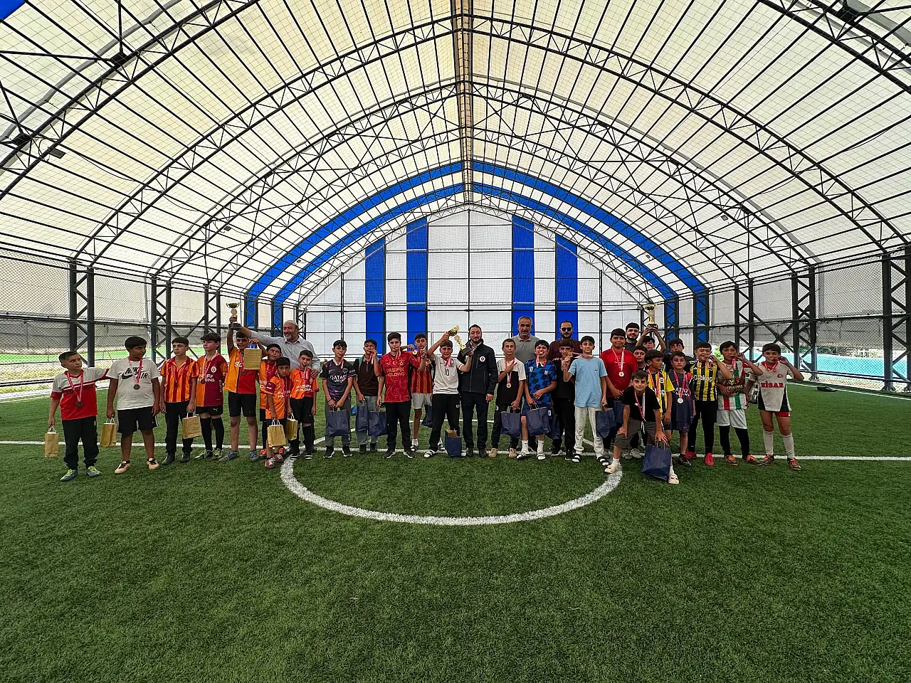 Eleşkirt'te Kur'an kursu öğrencileri sporla buluştu