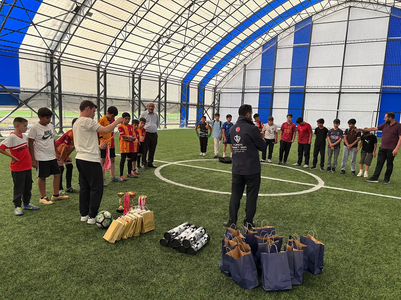 Eleşkirt'te Kur'an kursu öğrencileri sporla buluştu