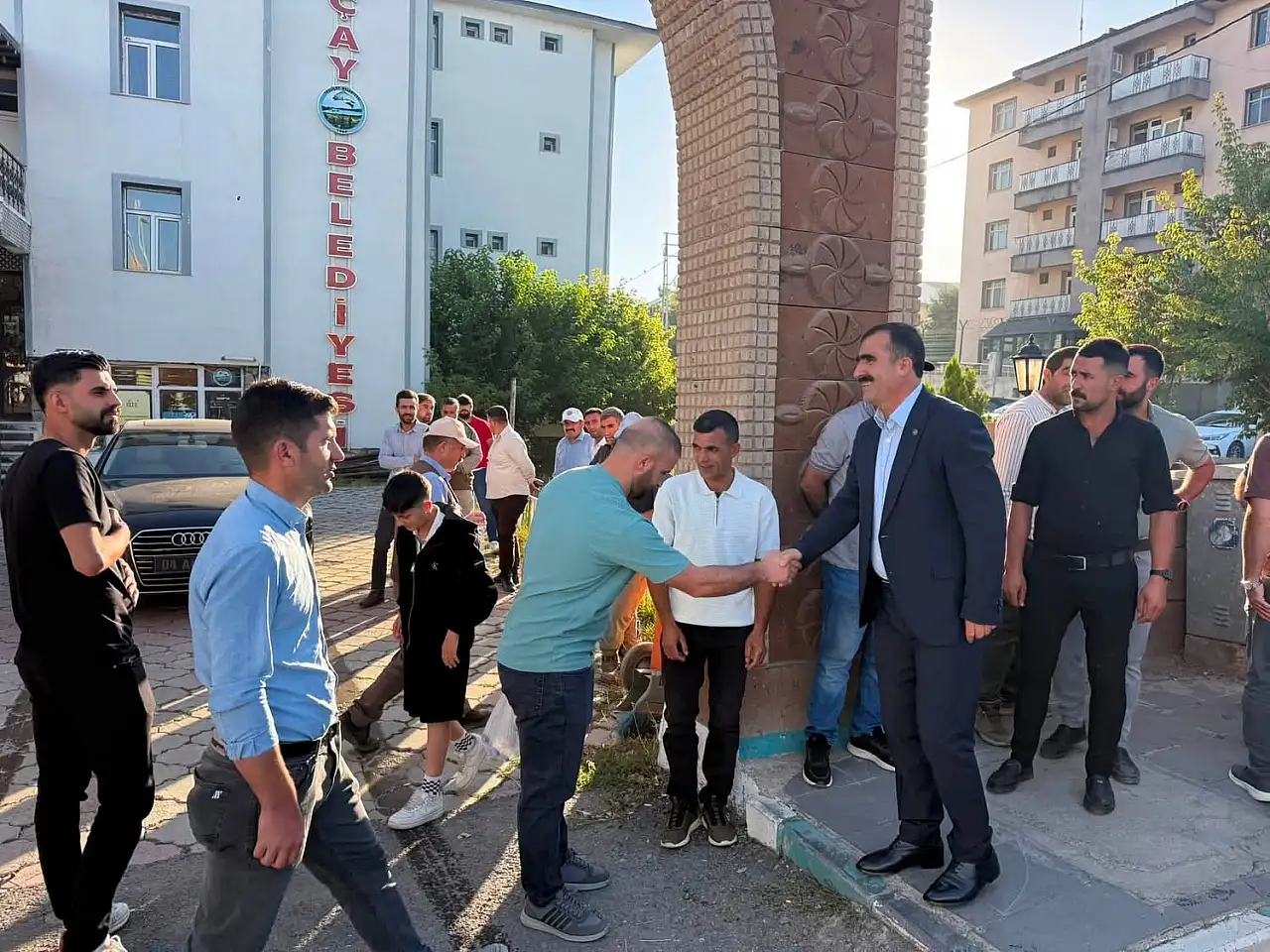 Taşlıçay'ın bağımsız başkanı Budak'tan dikkat çeken Malazgirt uğurlaması