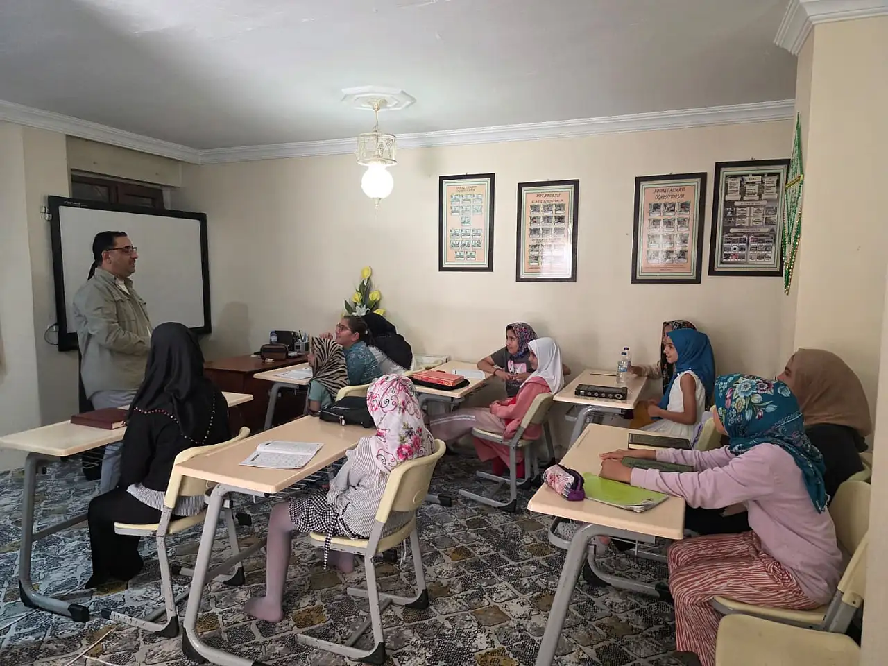 Doğubayazıt'ta Kur'an kursu öğrencilerine anlamlı ziyaret