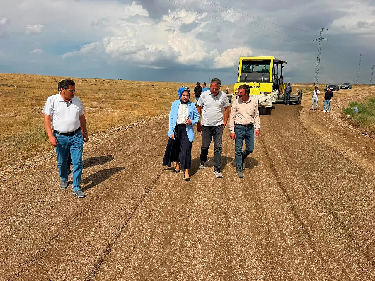 Taşlıçay'da köy yolları sıcak asfaltla buluşuyor