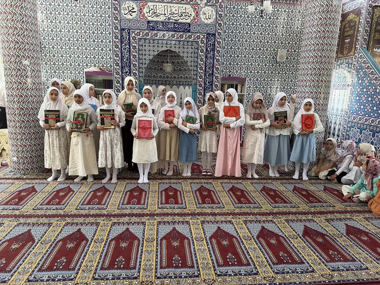 Taşlıçay'da Kur'an Kursu öğrencileri mezuniyet sevinci yaşadı