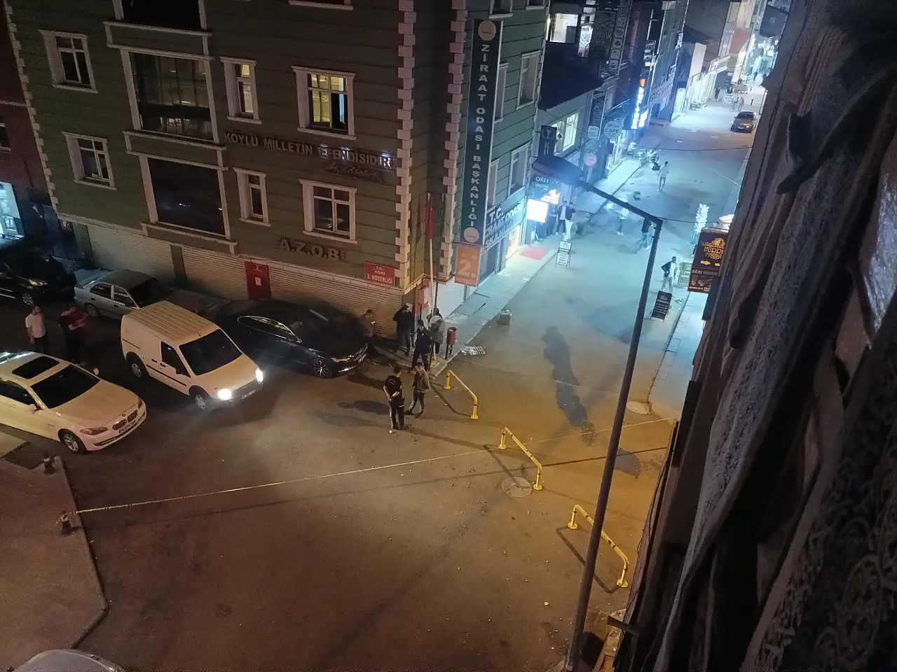 Ağrı'nın işlek bölgesindeki şüpheli çanta bomba paniğine neden oldu