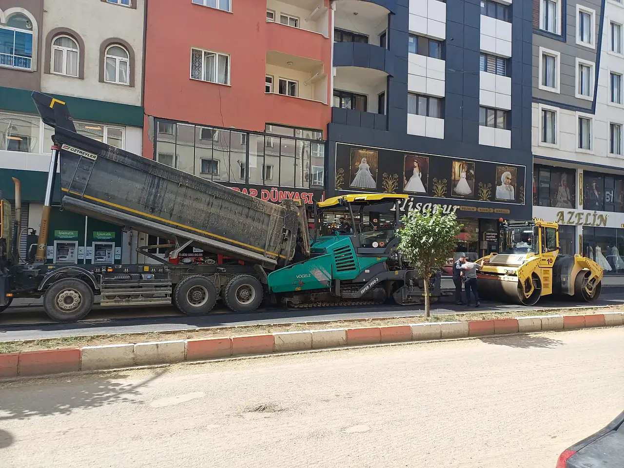 Ağrı'da cadde ve sokaklar tek tek yenileniyor