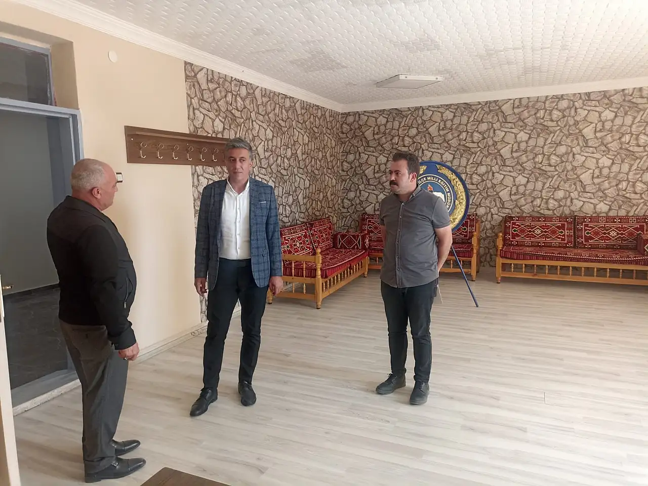 Çakan hafta sonunu eğitime ayırdı: Diyadin'de okulları tek tek inceledi