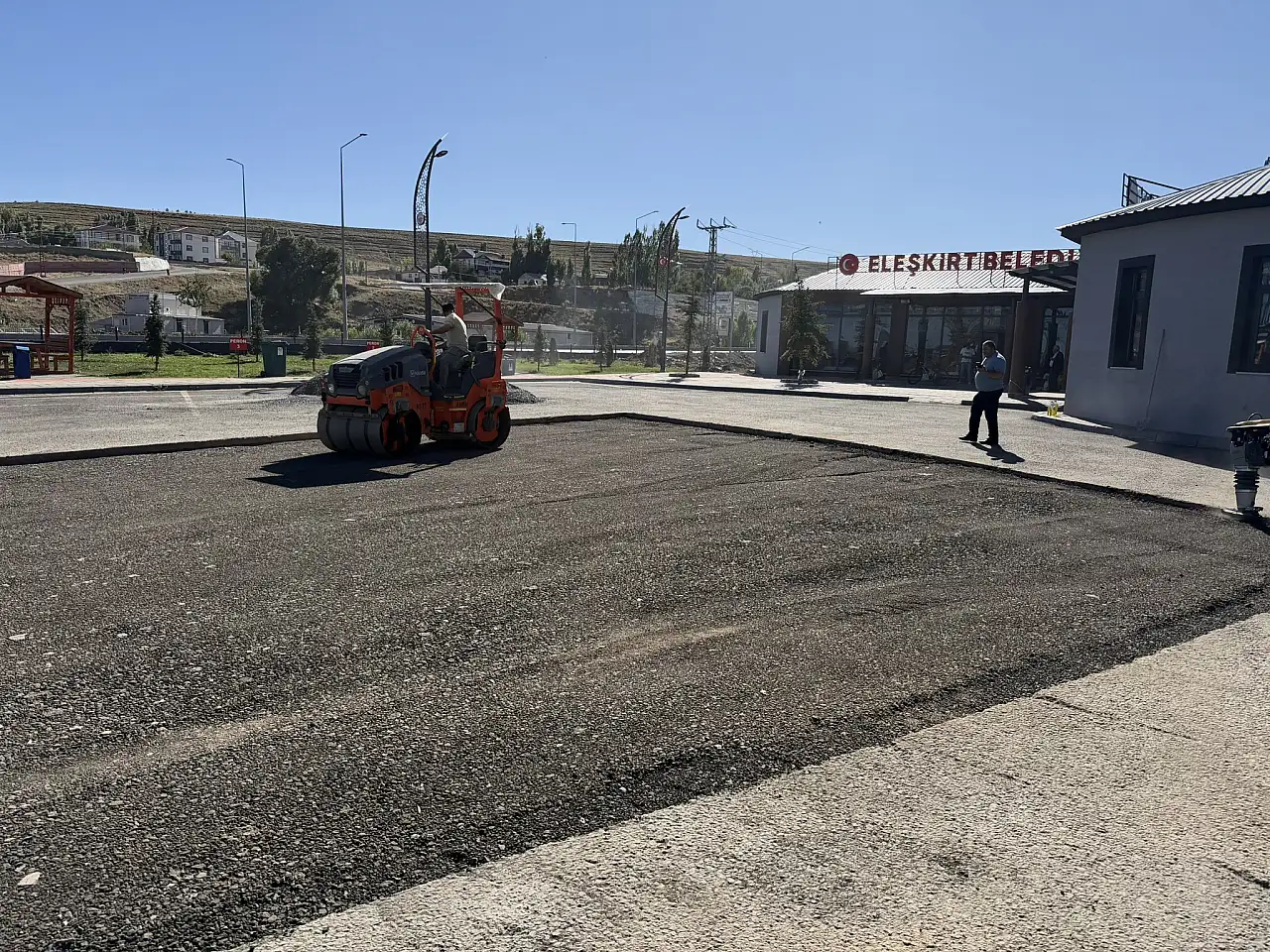Eleşkirt Otogarı'nda çöken zemin yenilendi