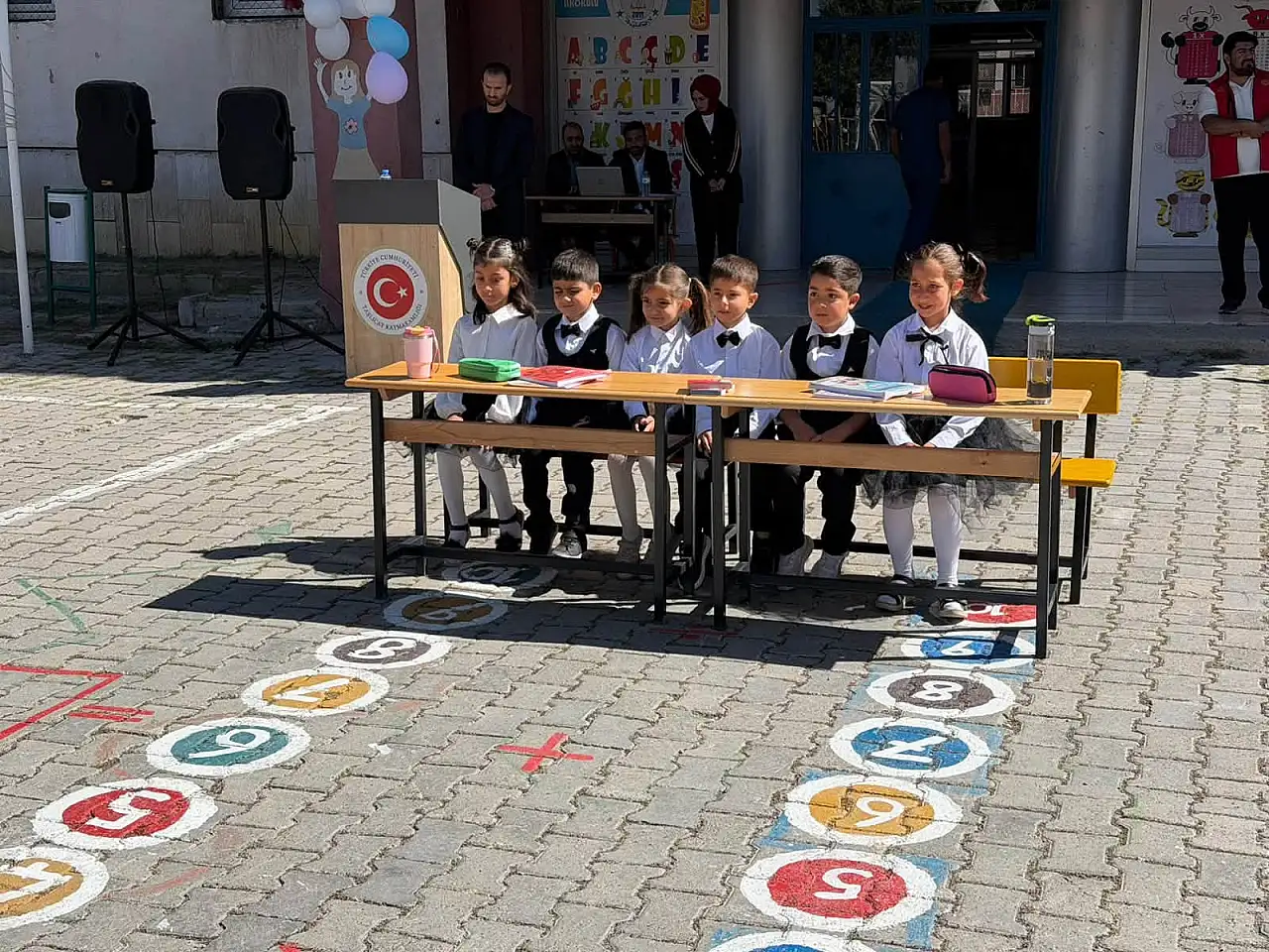 Taşlıçay'da İlköğretim Haftası öğrencilerin gösterileriyle kutlandı