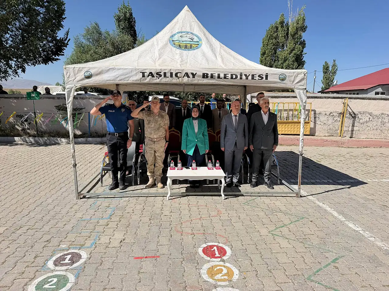 Taşlıçay'da İlköğretim Haftası öğrencilerin gösterileriyle kutlandı