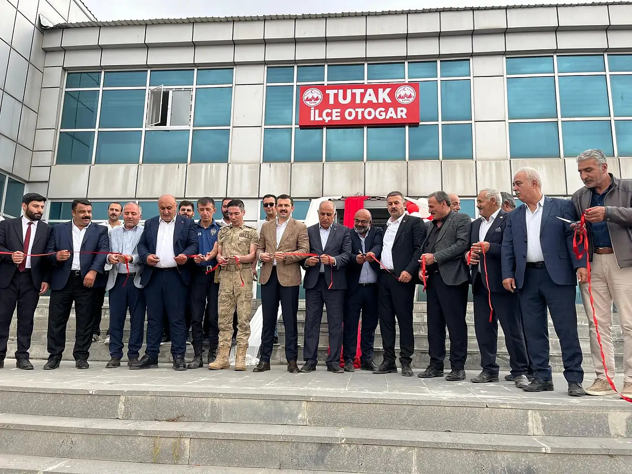 Tutak'ta iki dev yatırım aynı anda hizmete açıldı