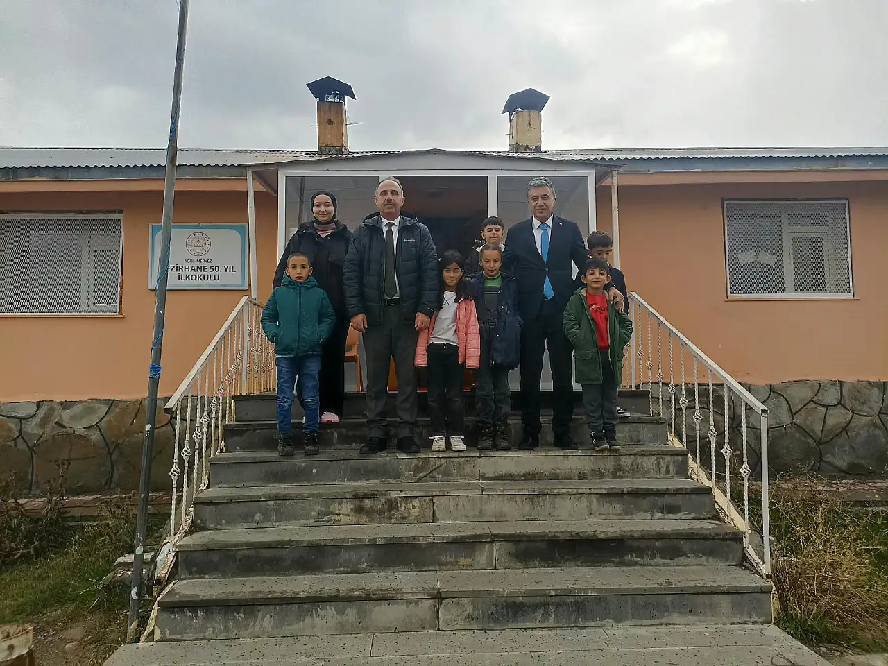 Ağrı'da eğitim seferberliği köy okullarında sürüyor
