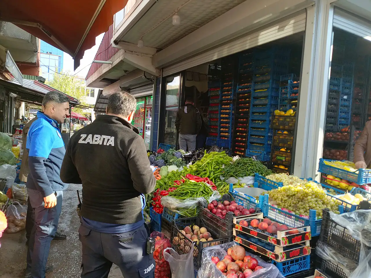 Doğubayazıt'ta market ve manavlara sıkı denetim başladı