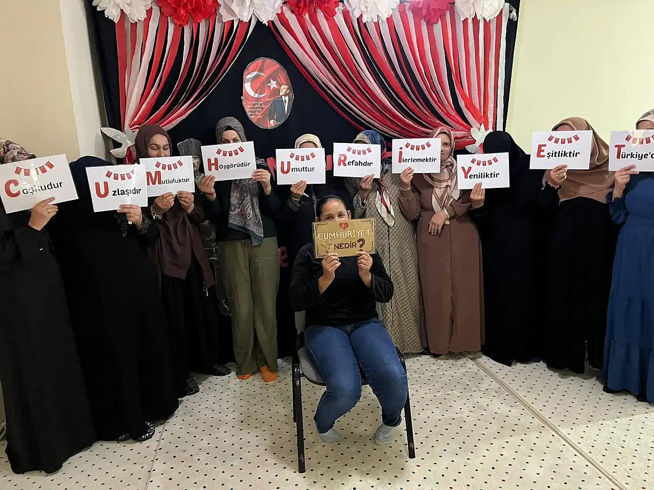 Doğubayazıt'ta miniklerin 29 Ekim coşkusu ADEM'lere taşındı