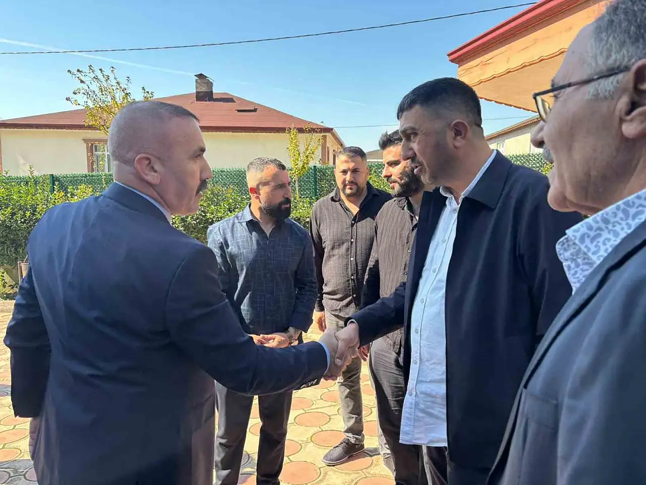 Yılların husumeti bitti! Ağrılı ve Vanlı aileler barıştı