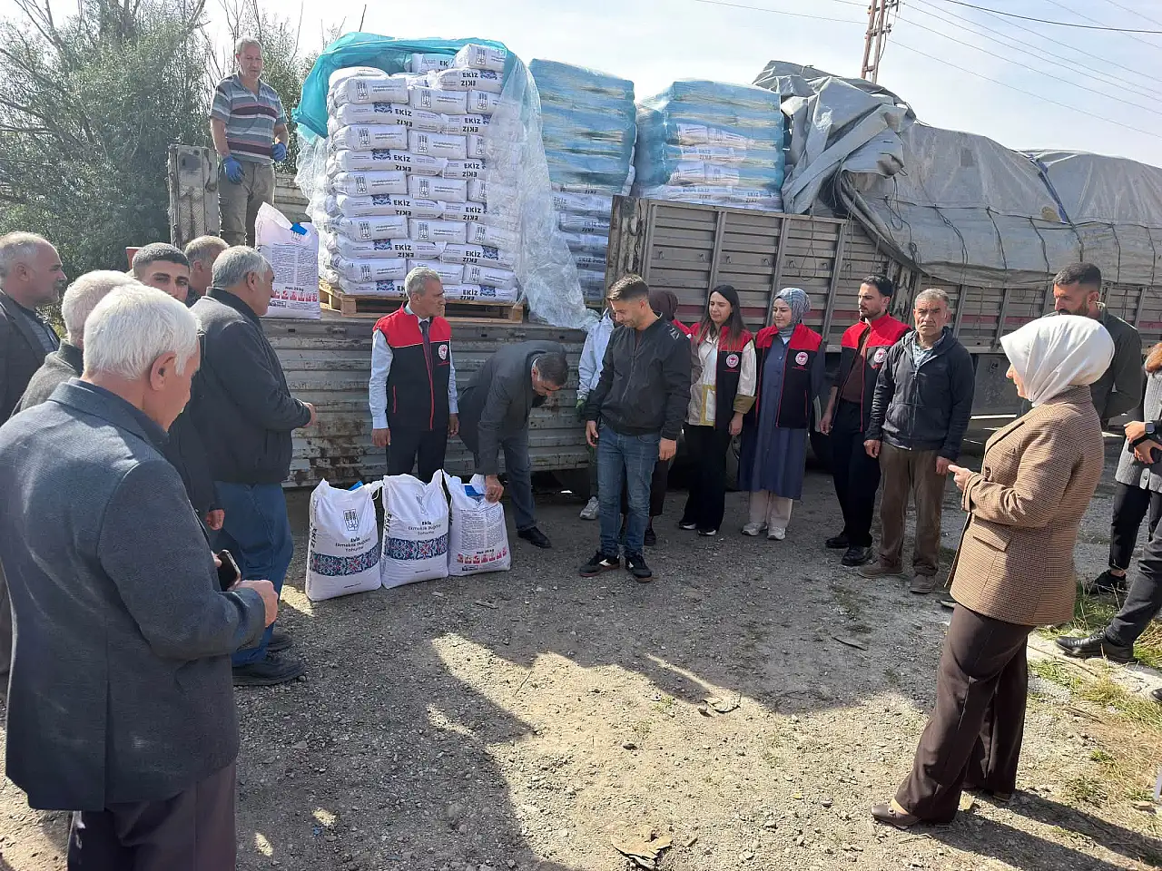 Taşlıçay'da çiftçilere yüzde 70 hibeli 30 ton buğday tohumu dağıtıldı