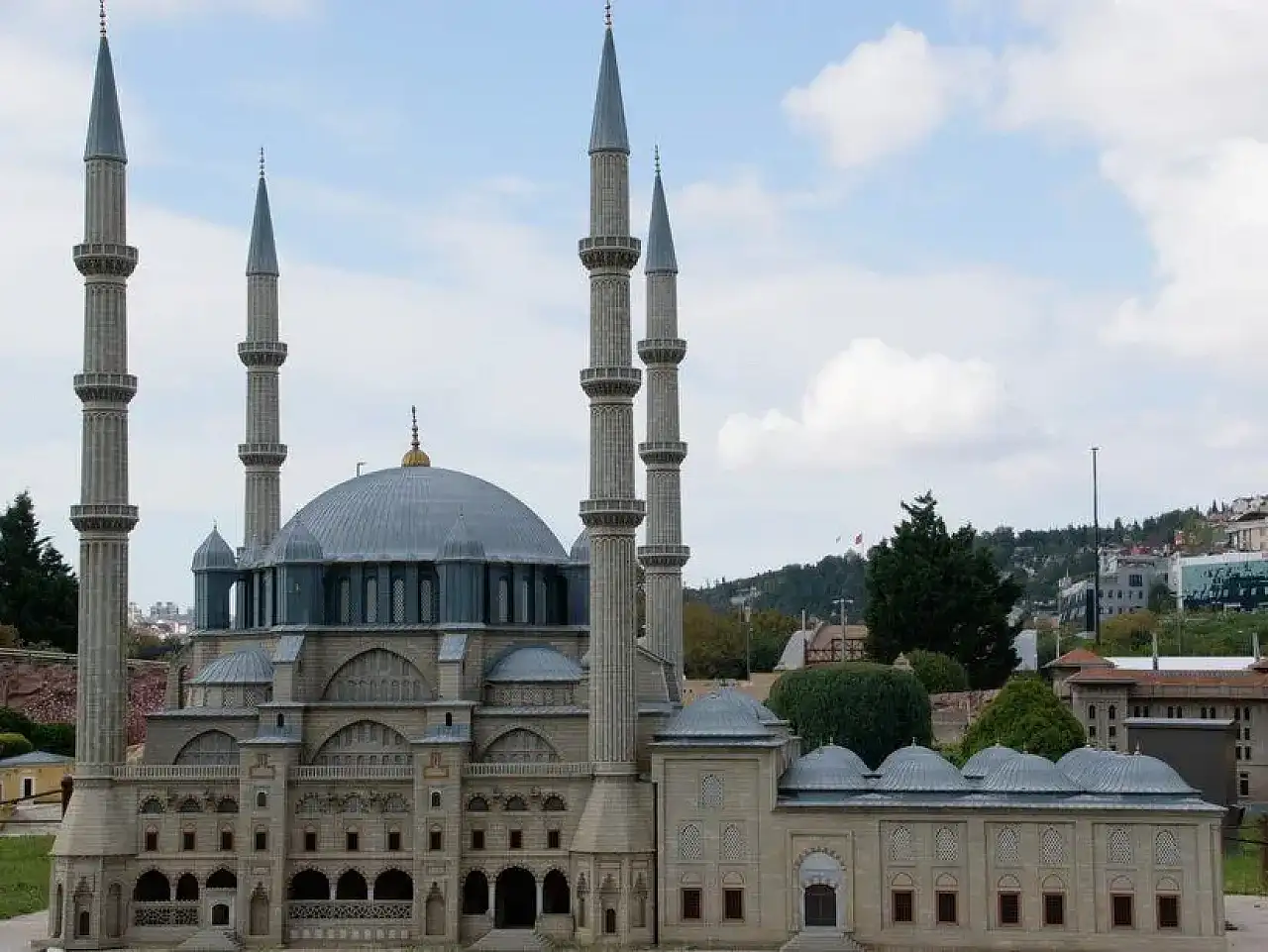 Kasım Ara Tatilinde Ailecek Gidilecek Yerler | En Popüler 10 Yer (2025)