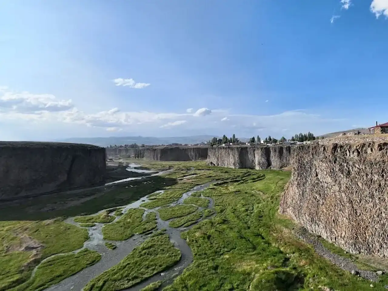 Ağrı'nın En Tanınmış Özellikleri: Şehrin İkonik Unsurları ve Tarihi Zenginlikleri