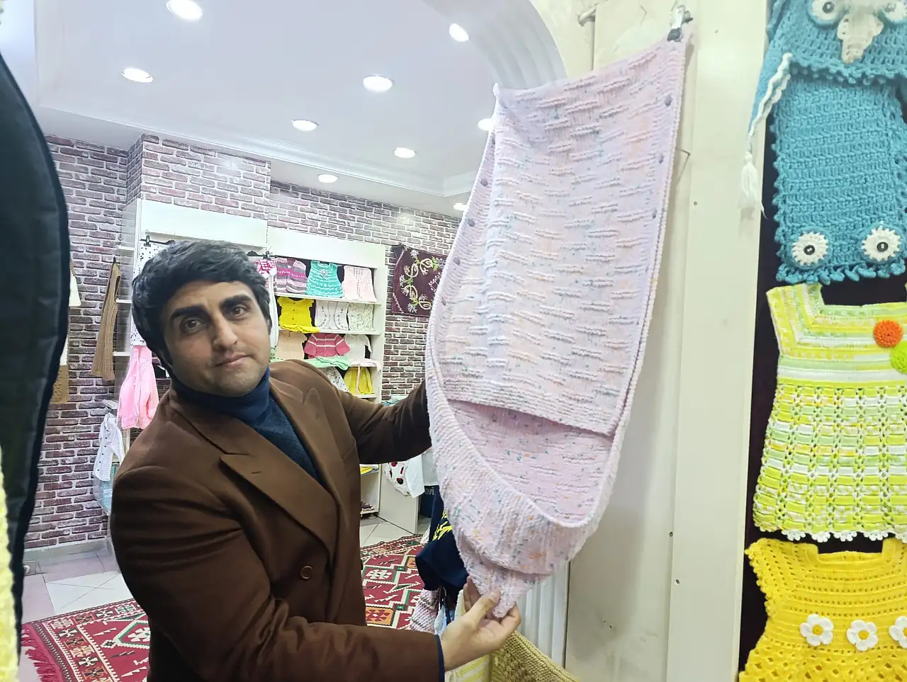 Ağrı'da el emeği örgüler sonbaharda vatandaşların ilgisini çekiyor