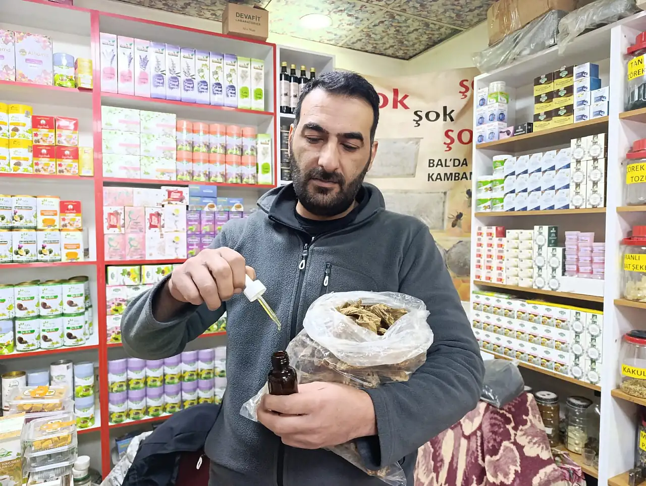 Ağrı'da doğal ürünlere ilgi arttı, udi hindi bitkisi ve bal karışımı dikkat çekti
