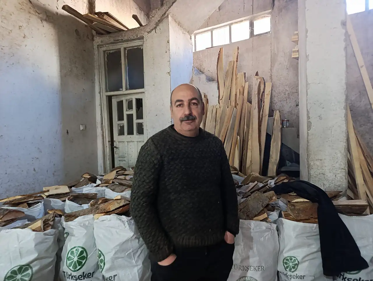 Soğuklar geldi, Ağrı'da yakacak odun satışları hızlandı